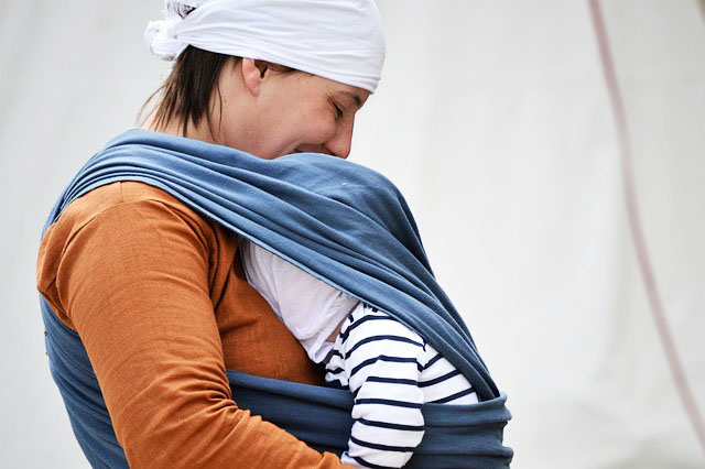 Noszenie dzieci w chuście – co warto wiedzieć?